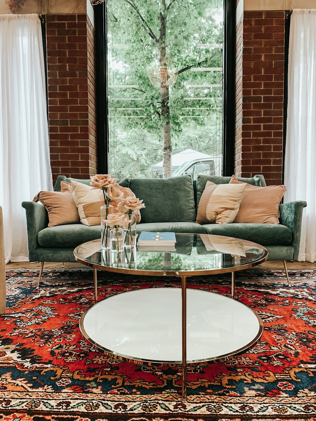 brown-pillows-on-chair-x1wvcguvusy